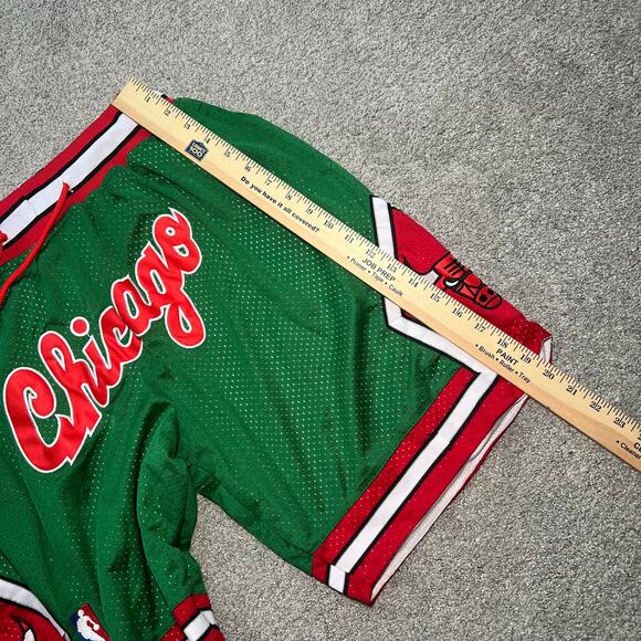 1997-98 Chicago Bulls Hardwood Classics Just Don Retro Shorts. SZ Large - Picture 5 of 6